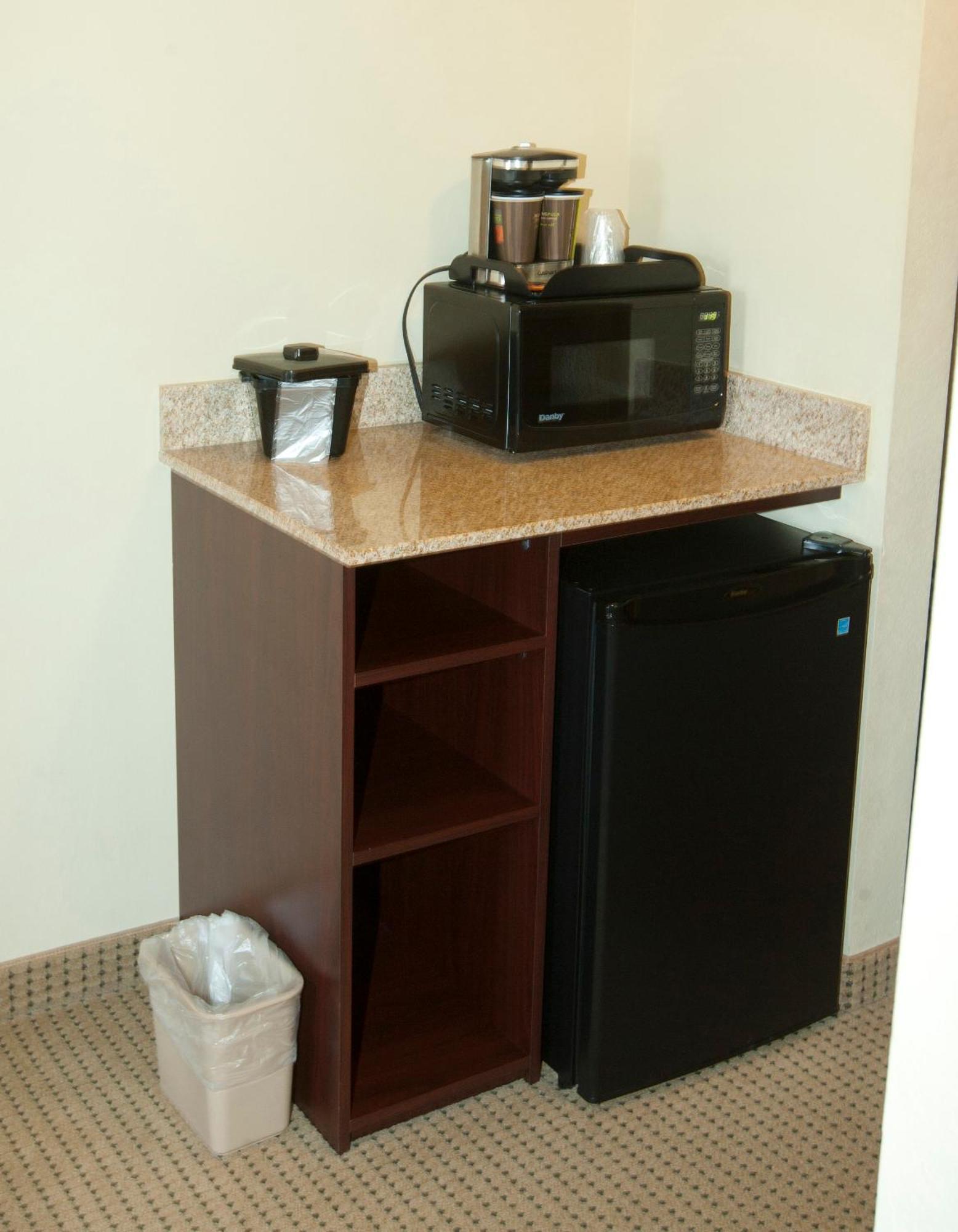 Cobblestone Inn & Suites - Langdon ห้อง รูปภาพ