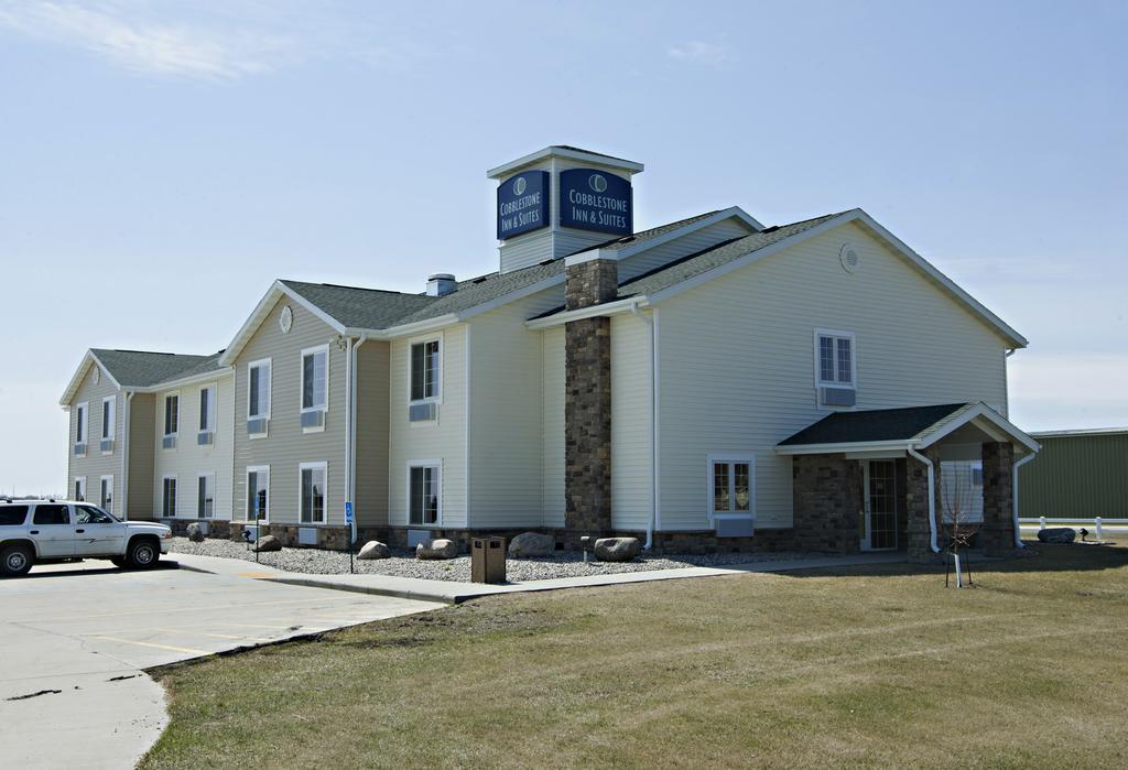 Cobblestone Inn & Suites - Langdon ภายนอก รูปภาพ