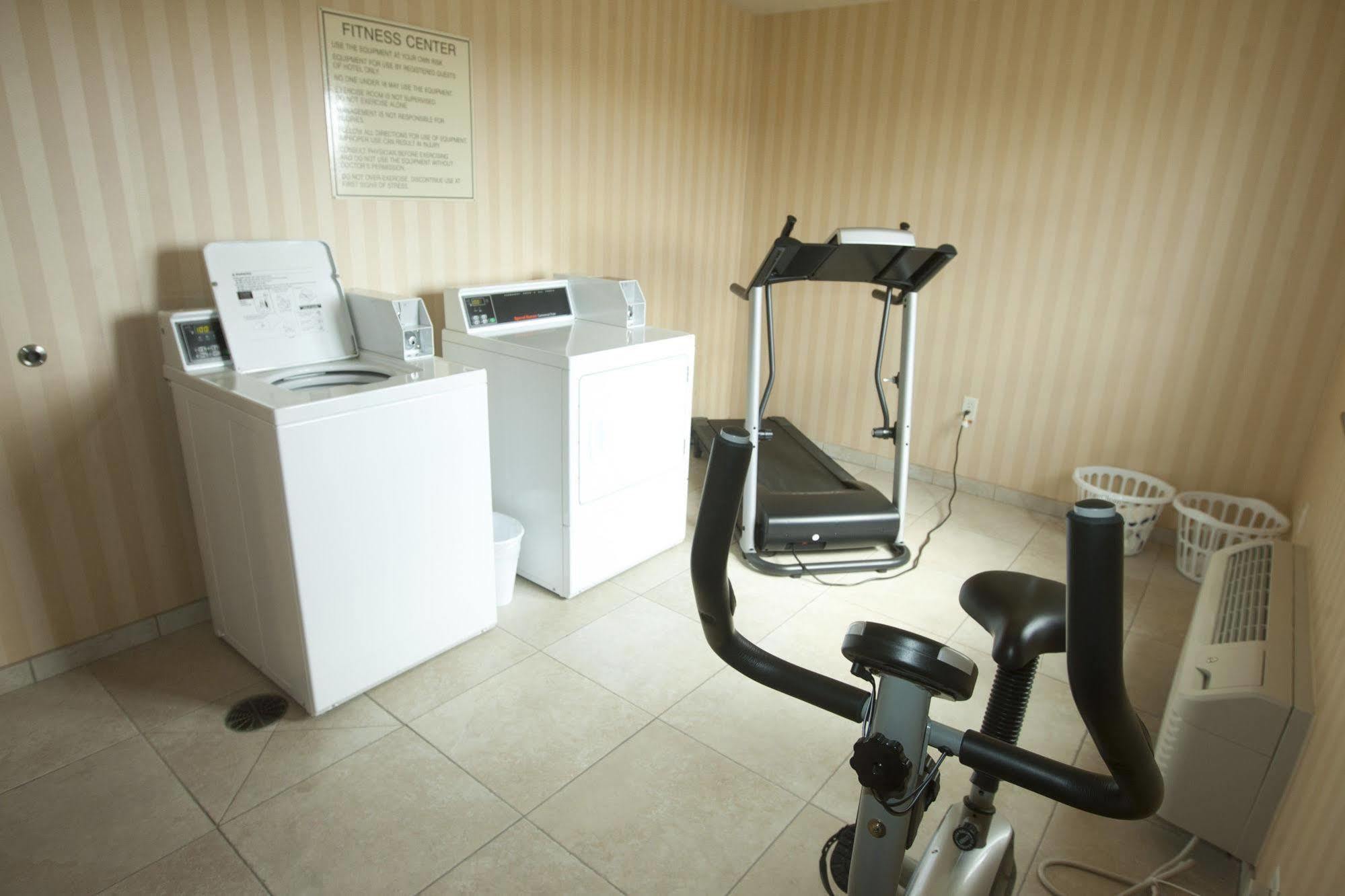 Cobblestone Inn & Suites - Langdon ภายนอก รูปภาพ