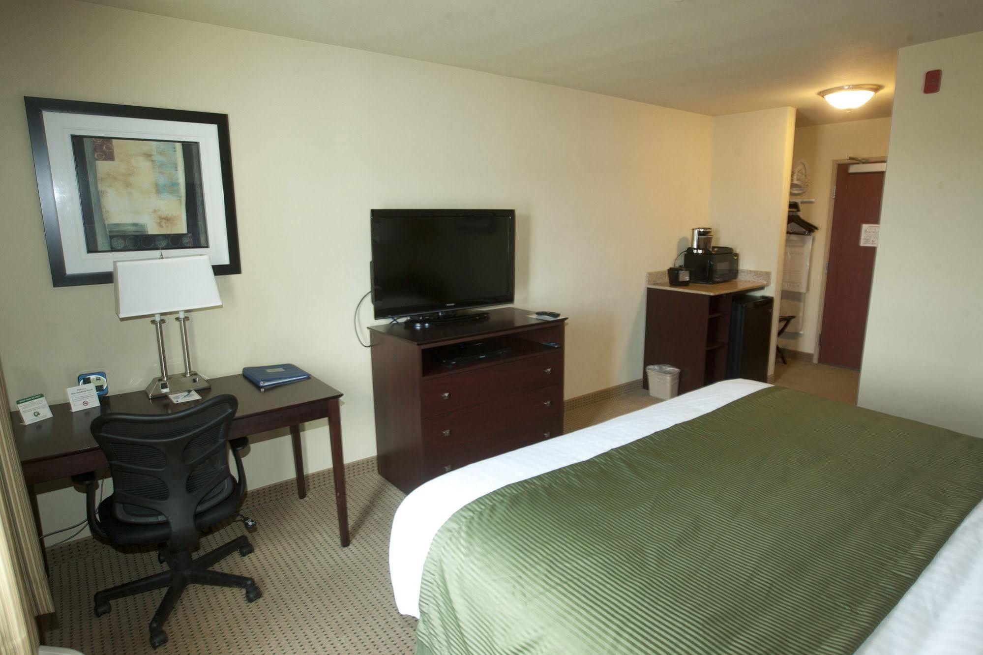 Cobblestone Inn & Suites - Langdon ภายนอก รูปภาพ