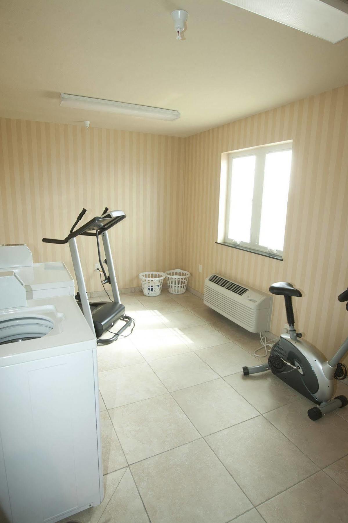 Cobblestone Inn & Suites - Langdon ภายนอก รูปภาพ