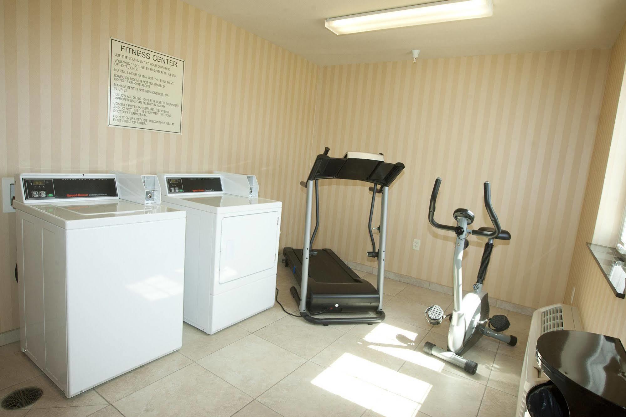 Cobblestone Inn & Suites - Langdon ภายนอก รูปภาพ