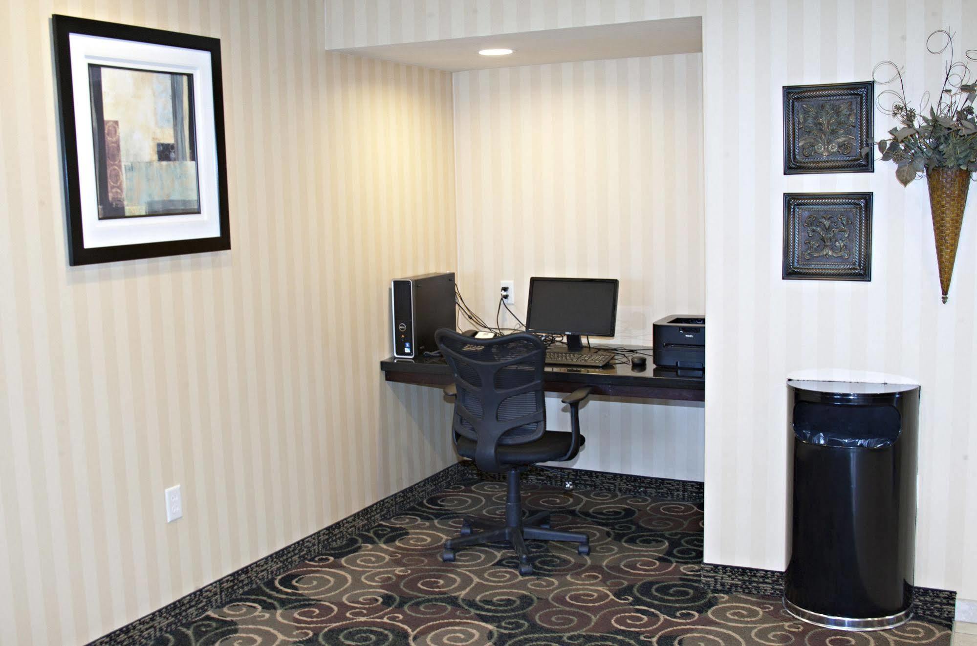 Cobblestone Inn & Suites - Langdon ภายนอก รูปภาพ